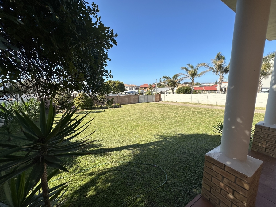 4 Bedroom Property for Sale in Hartenbos Central Western Cape